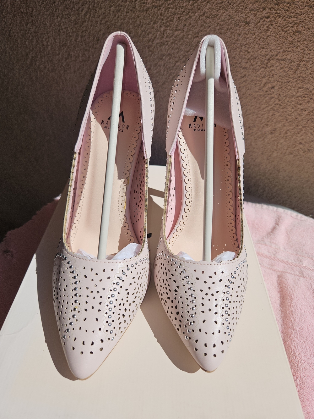 Madison Park Pale Pink Perforated Pointed Toe Heels